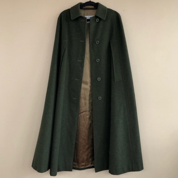 🔔Vintage Burberry🔔 Long Wool Cape. FLAWLESS!!! - Picture 2 of 5